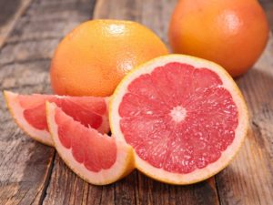Грейпфруты содержат массу витамина С